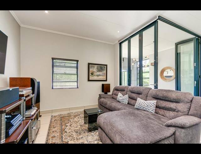 3 BEDROOM TOWNHOUSE FOR SALE IN BRYANSTON